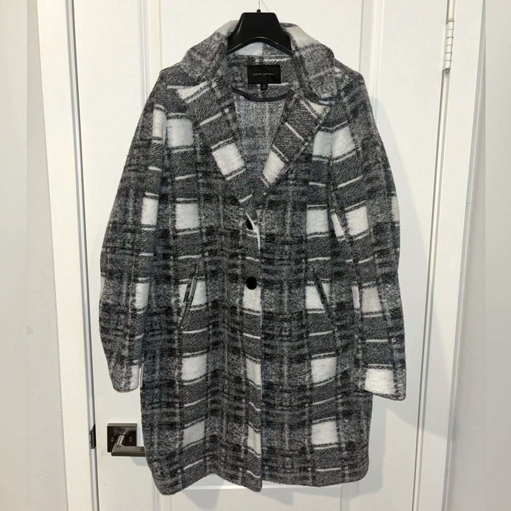 Banana republic women’s coat medium